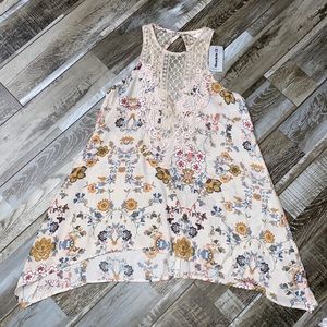 NWT silky halter style top (purchased from Buckle) size small